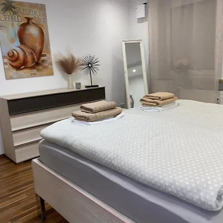 Wagner In Fuggerstrasse Диллинген-ан-дер-Донау